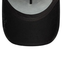 New Era OVAL DISTRESS PATCH TRUCKER N