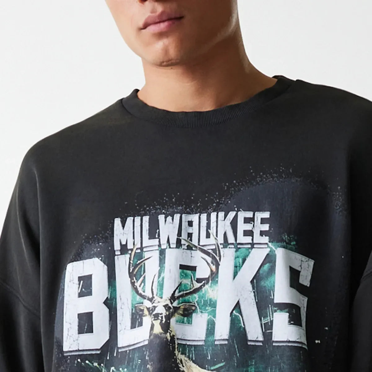 New Era NBA WASHED GRPHC OS CREW MILB Whg